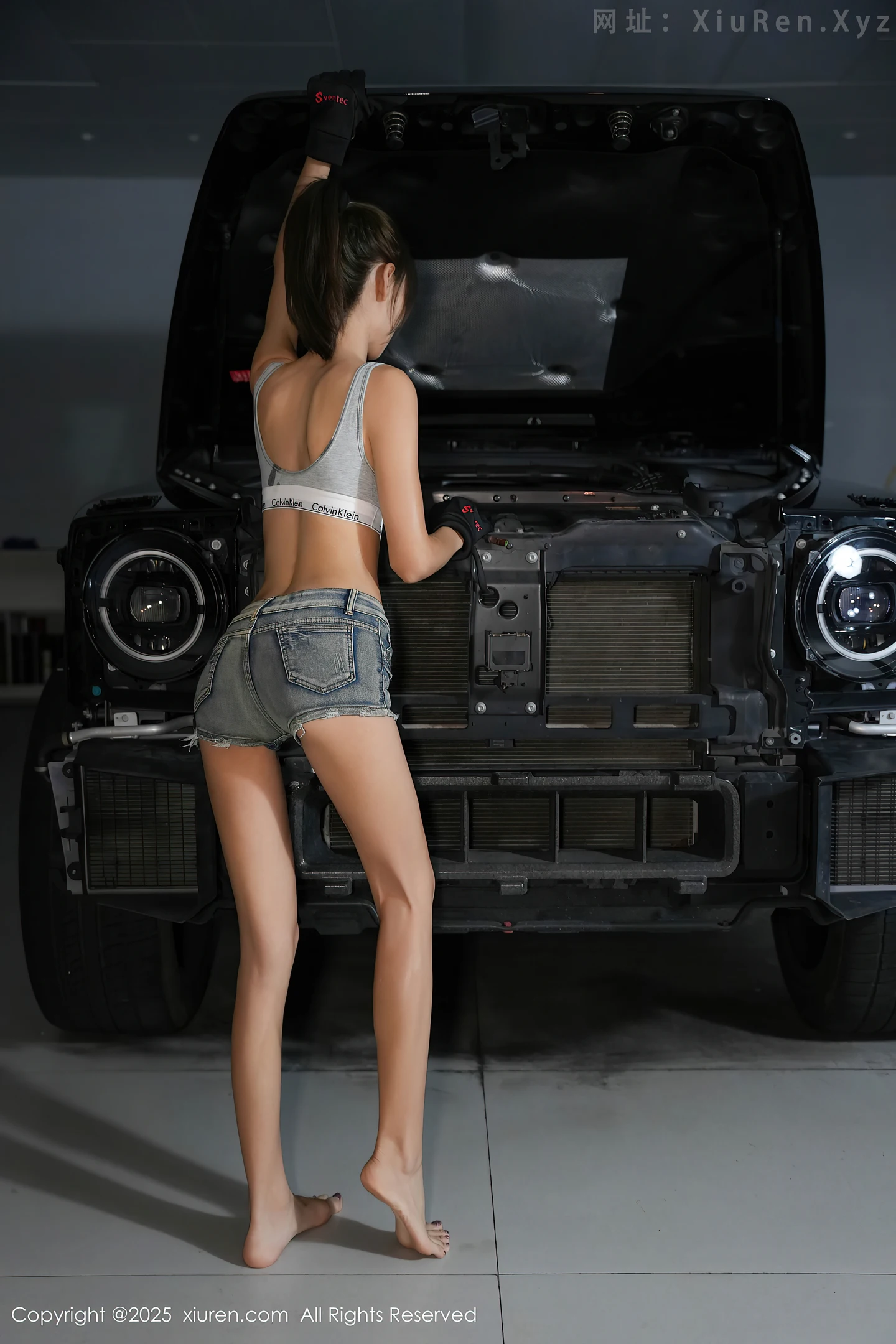 图片[3]-[XiuRen秀人网] VOL.10894 模特Lingyu69性感灰色内衣配超短牛仔裤秀丰腴身材撩人诱惑写真76P-秀人网官方网站